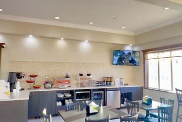 هتل Ramada By Wyndham