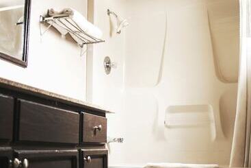 هتل Ramada By Wyndham