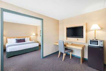 هتل Ramada Plaza By Wyndham Prince George
