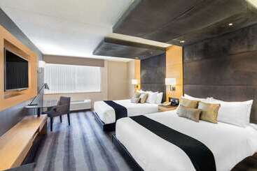 هتل Ramada Plaza By Wyndham Prince George