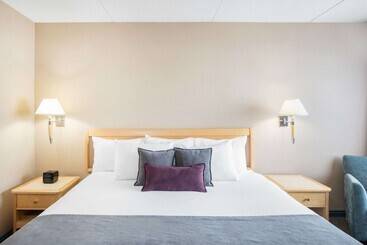 هتل Ramada Plaza By Wyndham Prince George