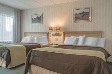 هتل Rodeway Inn Fallsview
