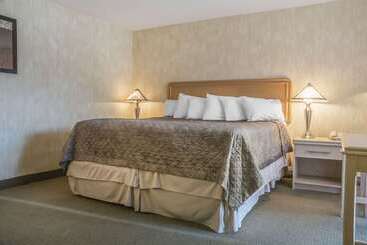 هتل Rodeway Inn Fallsview