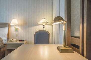 هتل Rodeway Inn Fallsview