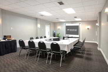 Sandman Hotel & Suites Kelowna