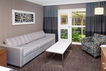 هتل Sandman Signature Lethbridge Lodge