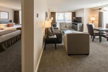 酒店 The Embassy Inn