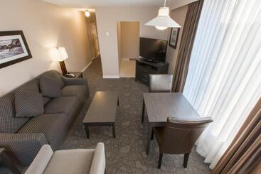 酒店 The Embassy Inn
