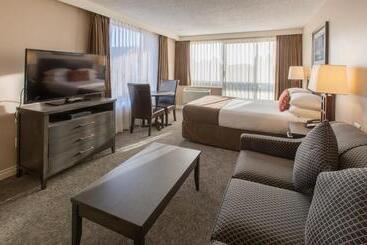 酒店 The Embassy Inn