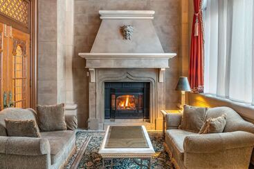 The Fort Garry Hotel Spa And Conference Centre, Ascend Hotel Collection