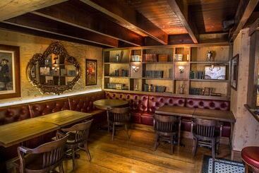 The Lord Nelson Hotel & Suites