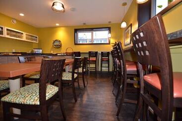 هتل The Pacific Inn