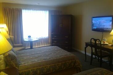 هتل The Pacific Inn