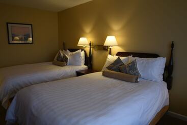 هتل The Pacific Inn