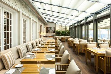 호텔 The Ritzcarlton, Montreal