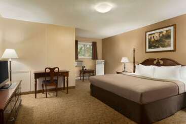 هتل Travelodge By Wyndham Kenora