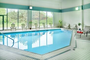 هتل Travelodge By Wyndham Ottawa East