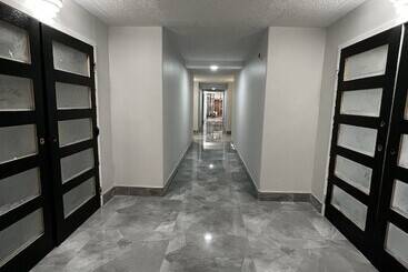هتل Travelodge By Wyndham Regina