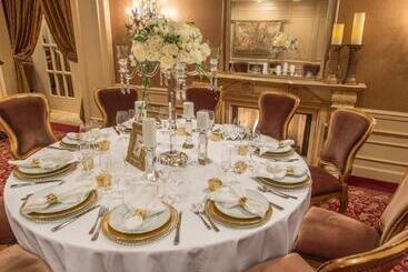 Wedgewood Hotel & Spa   Relais & Chateaux