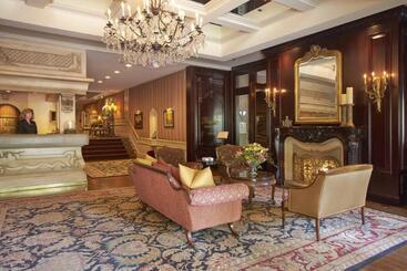 Wedgewood Hotel & Spa   Relais & Chateaux