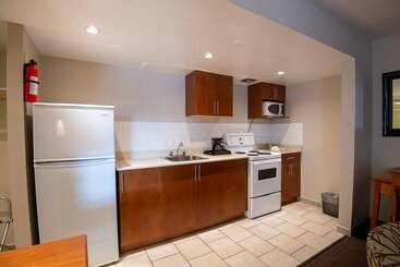 مُتل Canadas Best Value Inn Prince George