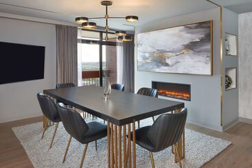 استراحتگاه Hilton Mississauga/meadowvale