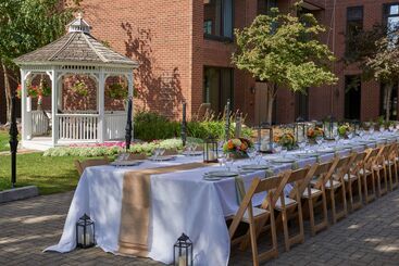 استراحتگاه Hilton Mississauga/meadowvale