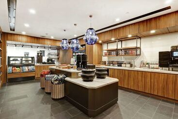 استراحتگاه Hilton Mississauga/meadowvale