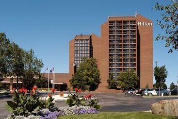 استراحتگاه Hilton Mississauga/meadowvale