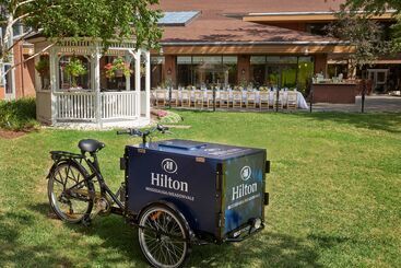 استراحتگاه Hilton Mississauga/meadowvale