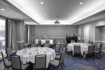 استراحتگاه Hilton Mississauga/meadowvale