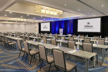 استراحتگاه Hilton Mississauga/meadowvale