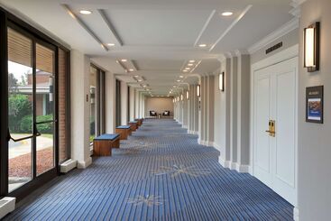 استراحتگاه Hilton Mississauga/meadowvale