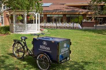 استراحتگاه Hilton Mississauga/meadowvale