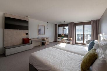 Victoria Hotel & Residence