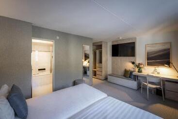 Victoria Hotel & Residence