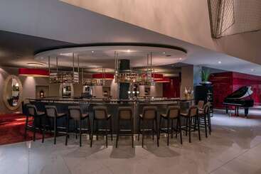 Hilton Geneva Hotel And Conference Centre