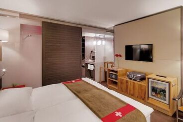 Отель Agora Swiss Night By Fassbind