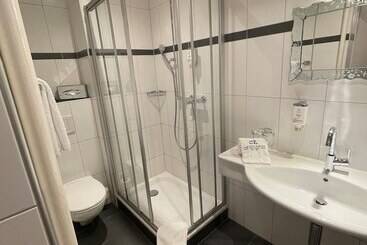 Hotel Carltoneurope Vintage Adults