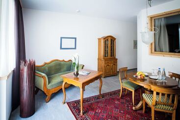 هتل Carltoneurope Vintage Adults