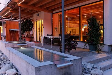 Hotel Carltoneurope Vintage Adults