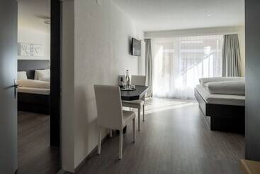 Dala Hotel & Apartments