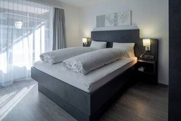 Dala Hotel & Apartments