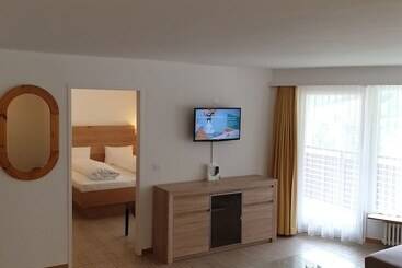Dala Hotel & Apartments