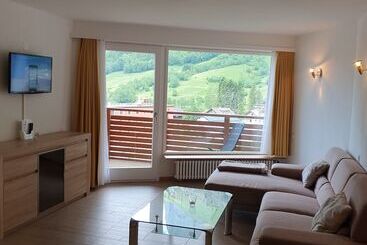 Dala Hotel & Apartments