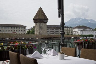 ホテル Des Alpes