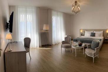هتل Eden Palace Au Lac