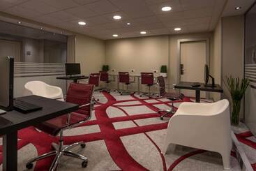 Hilton Geneva Hotel And Conference Centre