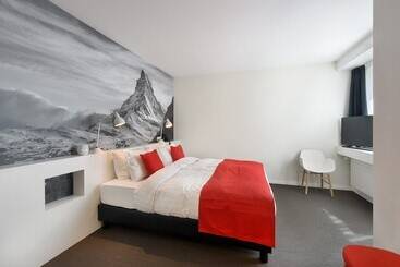 هتل Home Swiss
