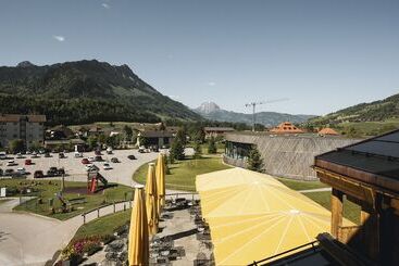 هتل Hôtel Cailler & Bains De La Gruyère